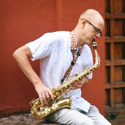Bruno Cruz
                Petit-Sax y Flauta